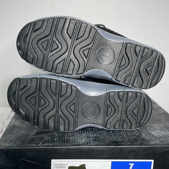 Santana Canada Maddie Winter Boots - Picture 7 of 7